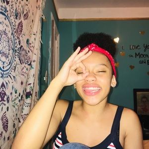 Meet your Posher, Mikayla